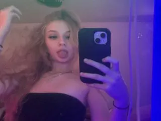 Image de profil du modèle de webcam Uniquecoco21