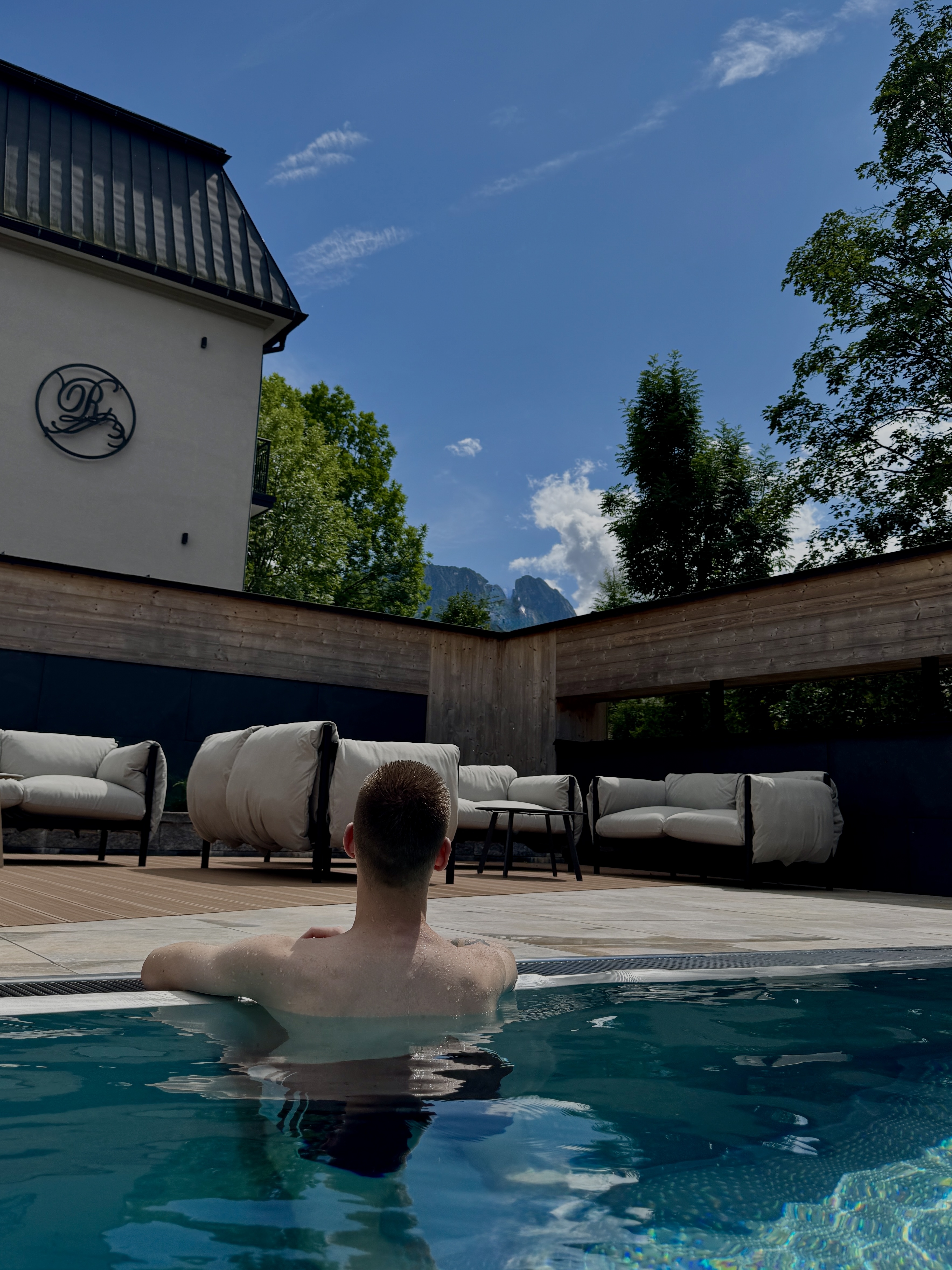 Performer Krastin Photo 1