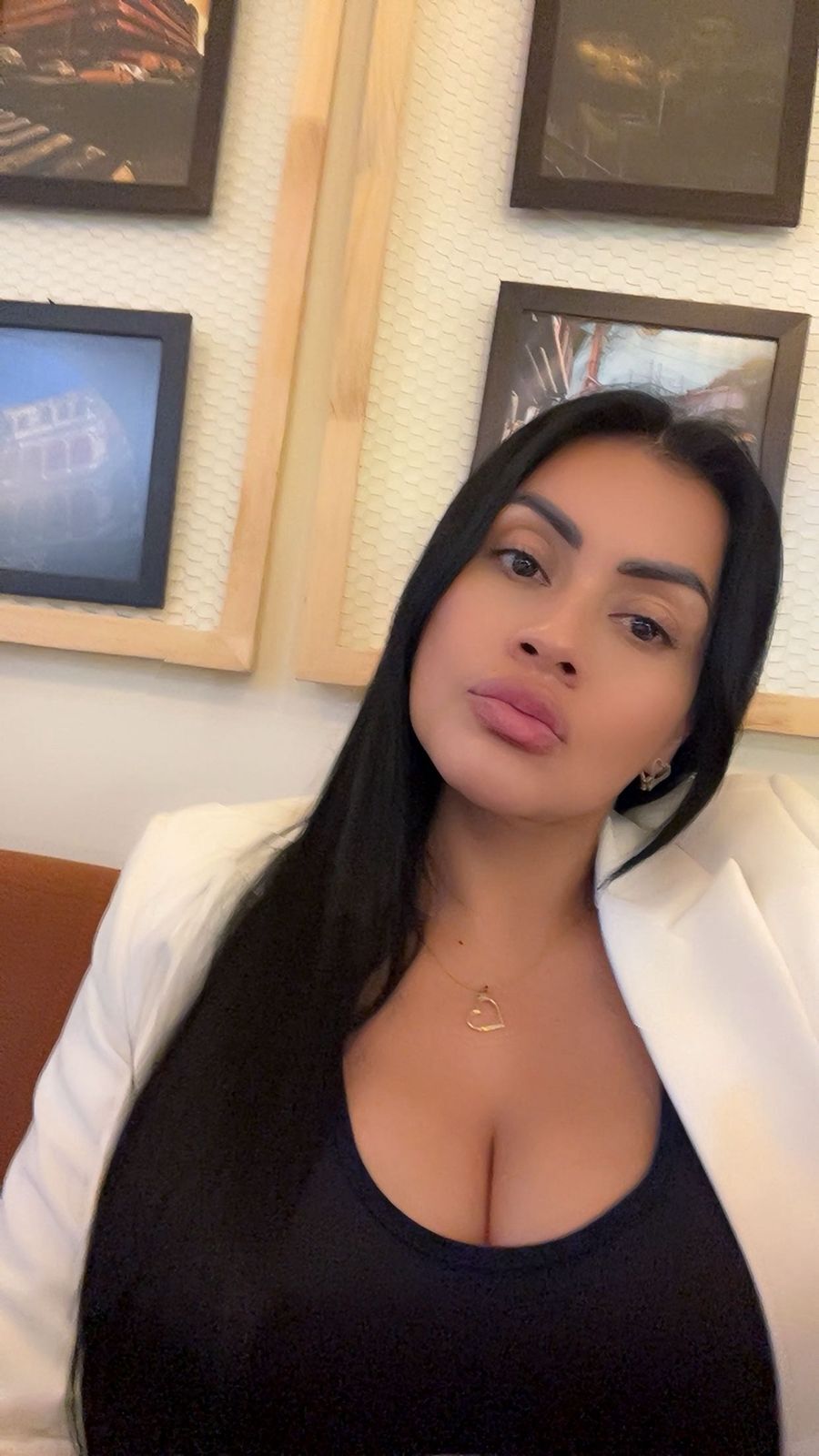 Performer BellaRossex Photo 12