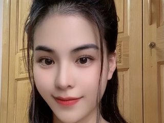 Image de profil du modèle de webcam LouisaBae