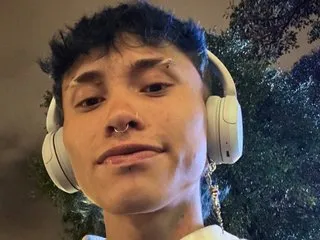 Image de profil du modèle de webcam Junior_2311