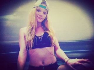 remiifucz69 cam model profile picture