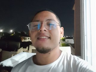 Image de profil du modèle de webcam Tomyluis
