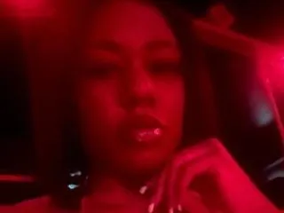 Image de profil du modèle de webcam KinkyKaren19