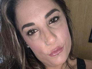 Imagen de perfil de modelo de cámara web de IvyBelle_MilfUK