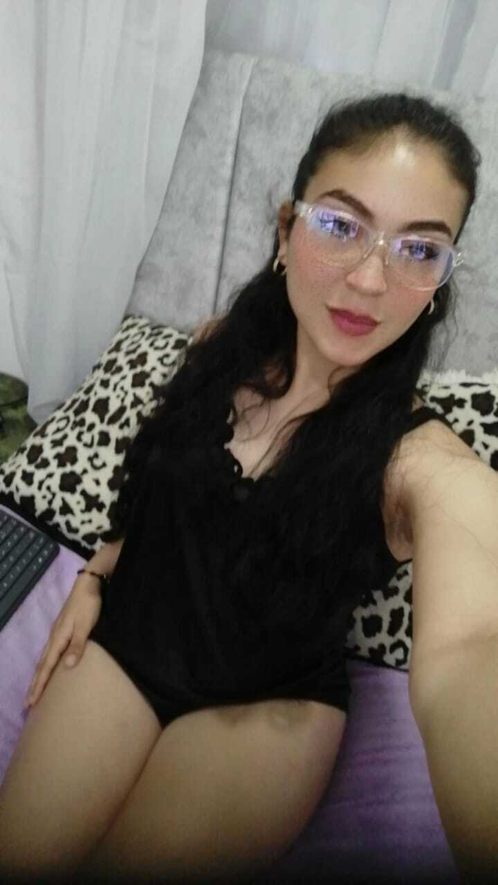 Artiest Emy_Brunette Foto 1