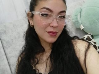 Emy_Brunette profielfoto van cam model 