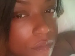 CocoPeachLust profilbild på webbkameramodell