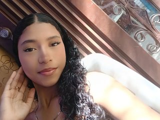 Image de profil du modèle de webcam ShairaLorette