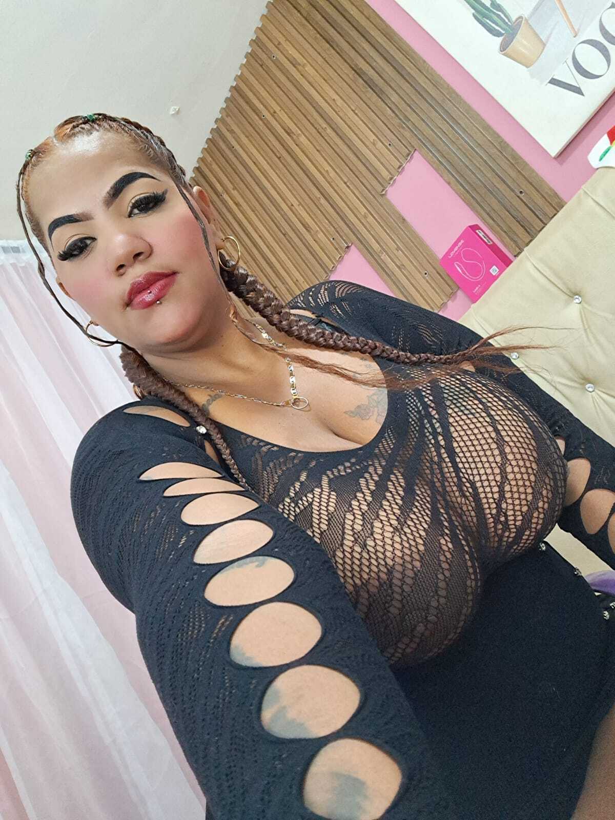 Interprete gisell_bigboobs Foto 2