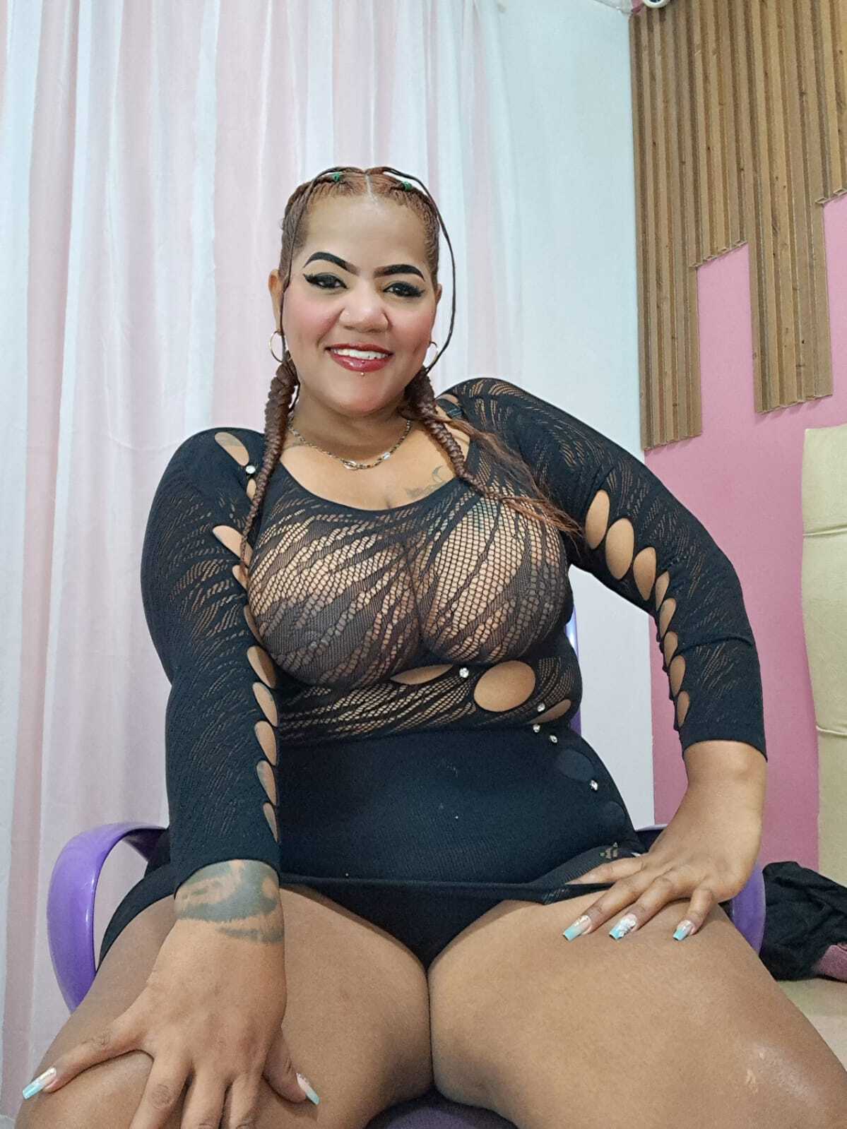 Interprete gisell_bigboobs Foto 4