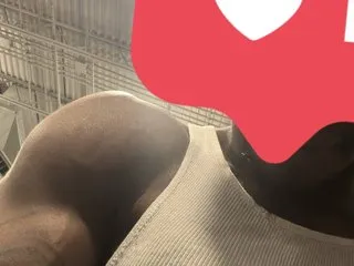 Aplumber profielfoto van cam model