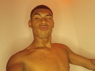 Foto de perfil de modelo de webcam de Andrew111 