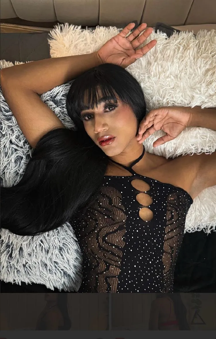 Performer ThaliaMoon19 Photo 10