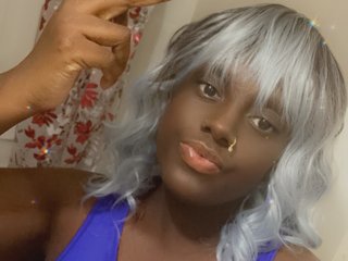 Imagen de perfil de modelo de cámara web de UniquelyChocolatee