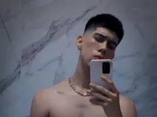 Jhony33