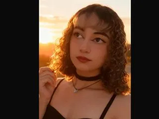 Mia_Whalker19