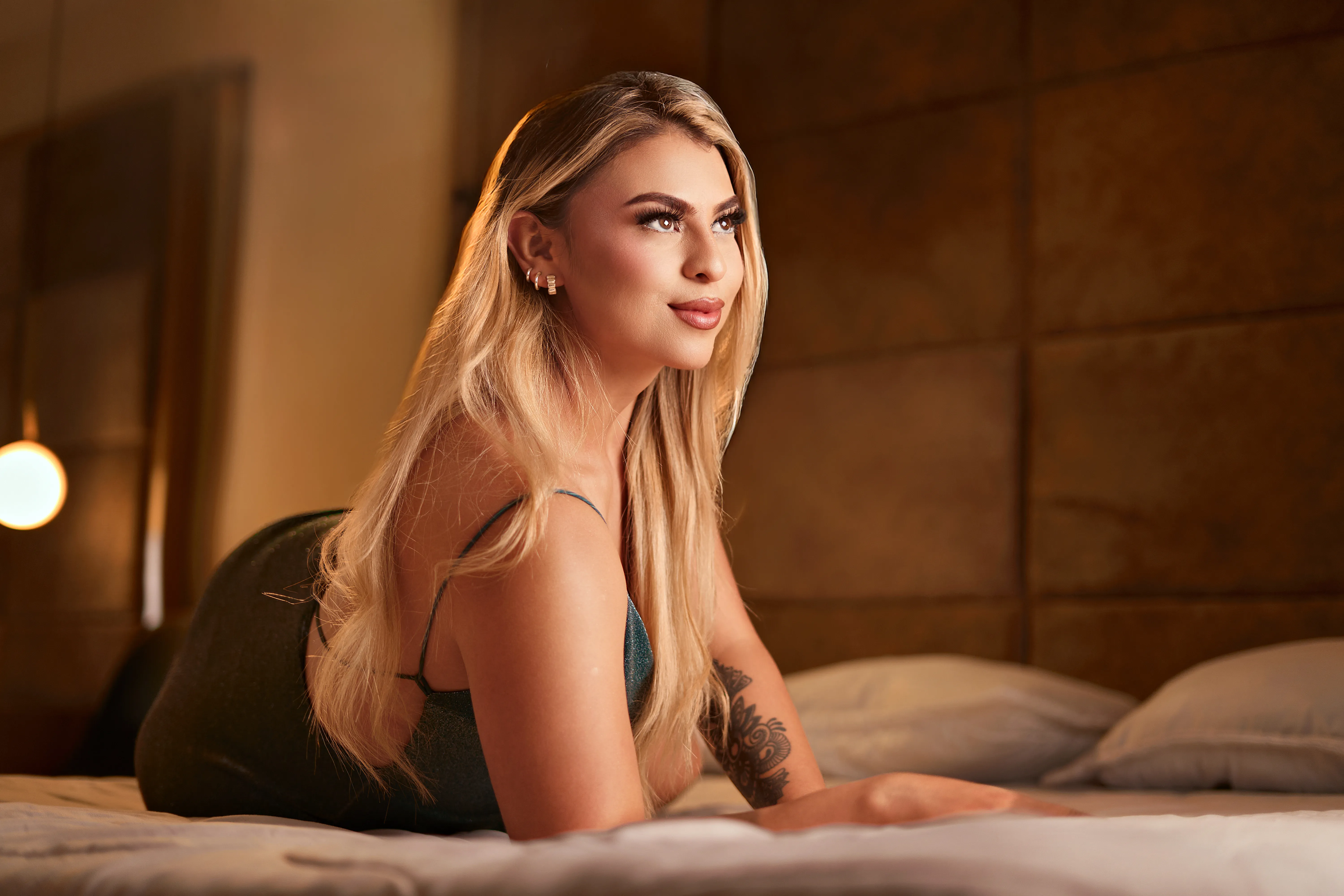 Performer NinaFontana Photo 4