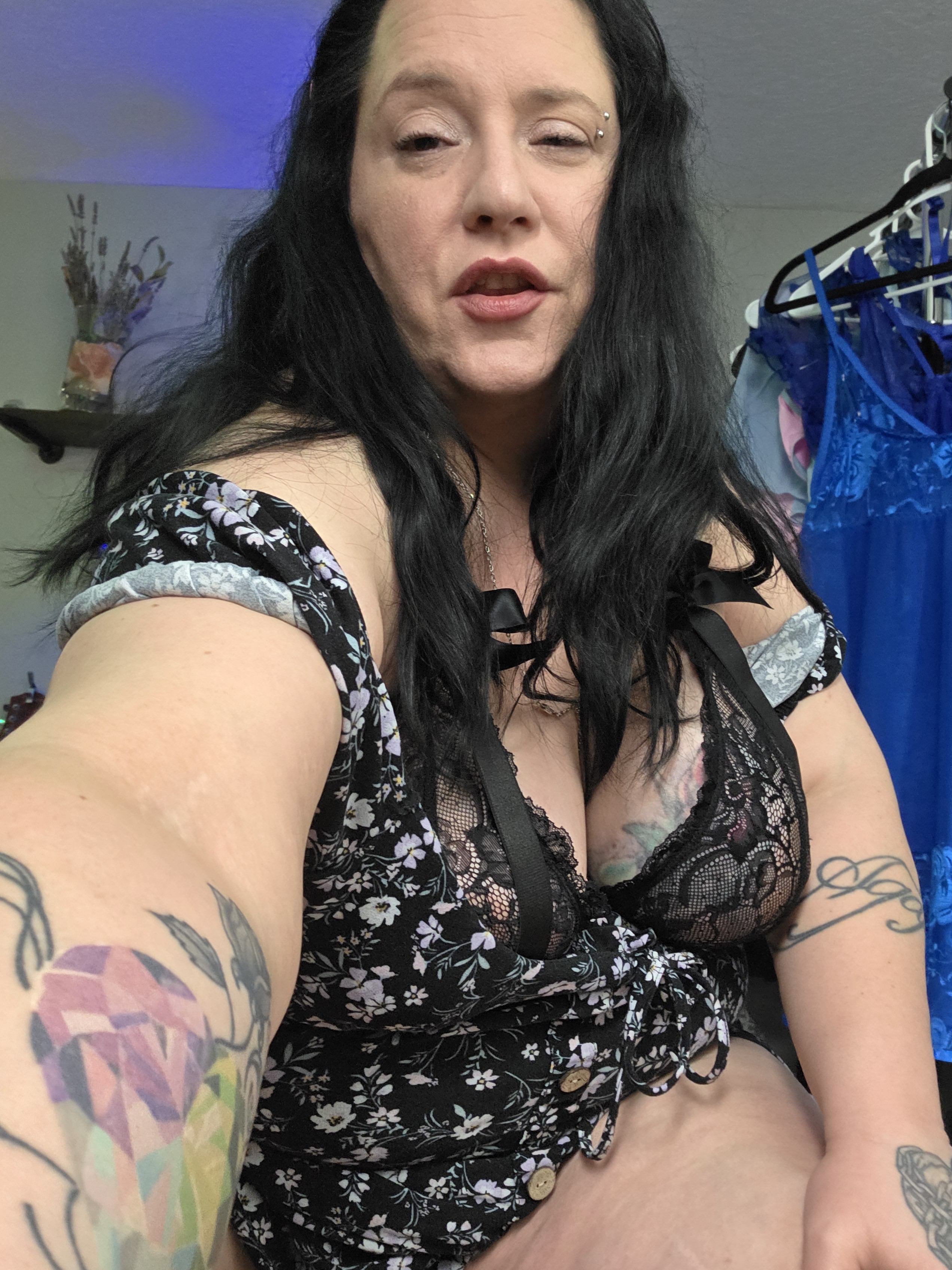 Performer Hotwife4youtosee Photo 12