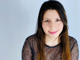 Imagen de perfil de modelo de cámara web de AlyyBrown