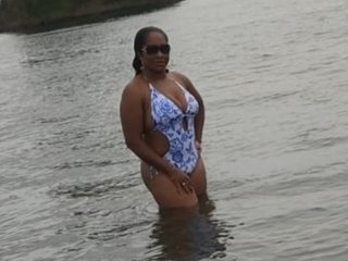 Imagen de perfil de modelo de cámara web de LunaaVelvet