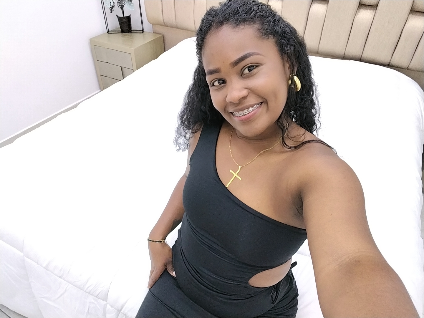 Artist Camila_H Foto 4