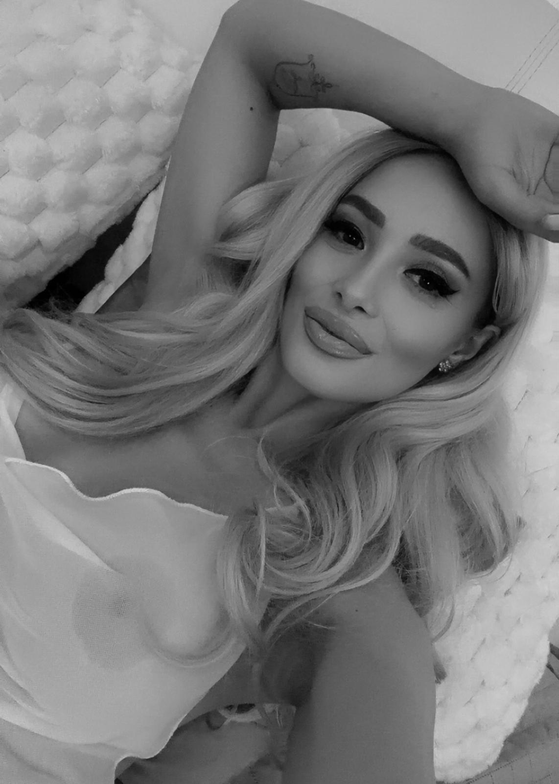 Performer AlleRosse Photo 8