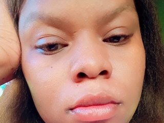 Bustsexy Profilbild des Cam-Modells