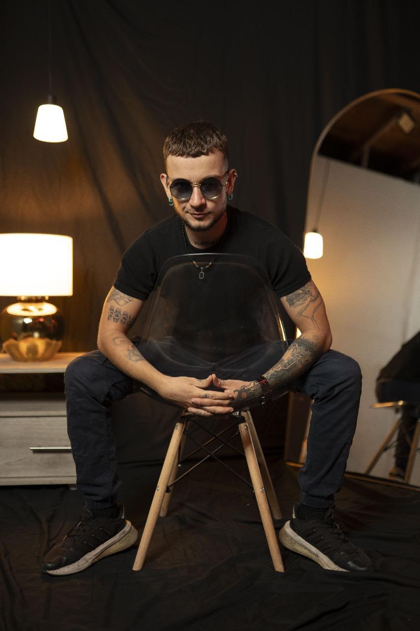 Artist Neythan_Copper Foto 5