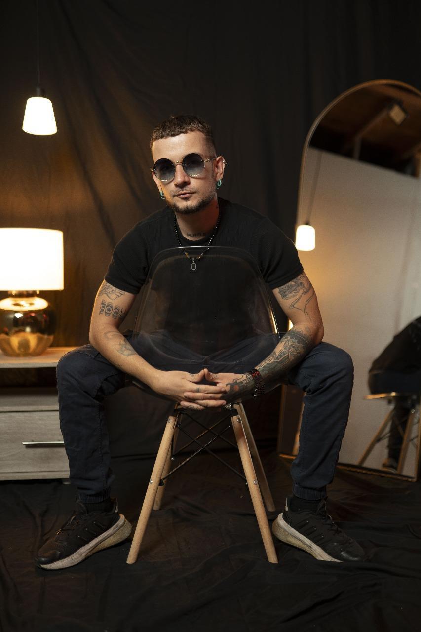 Artist Neythan_Copper Foto 2