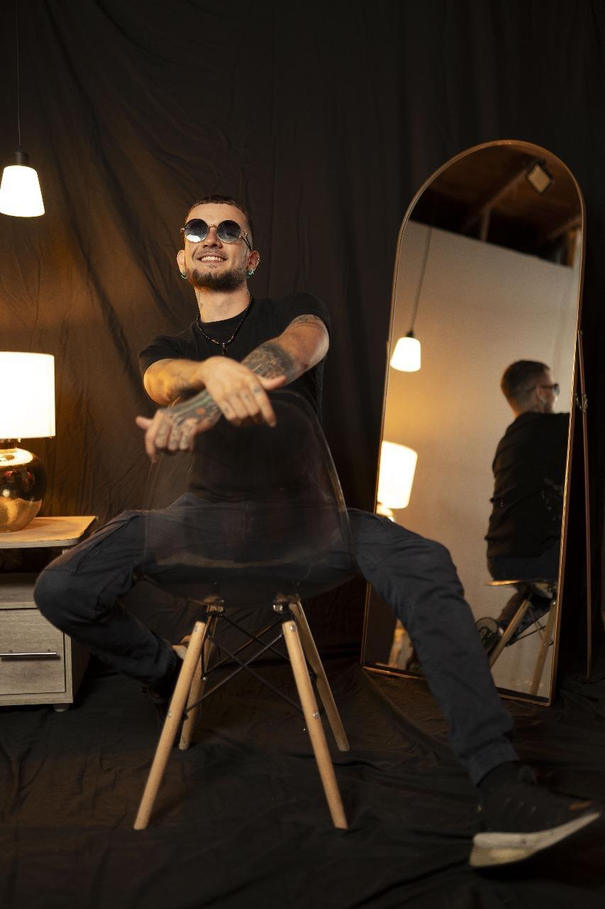 Artist Neythan_Copper Foto 1