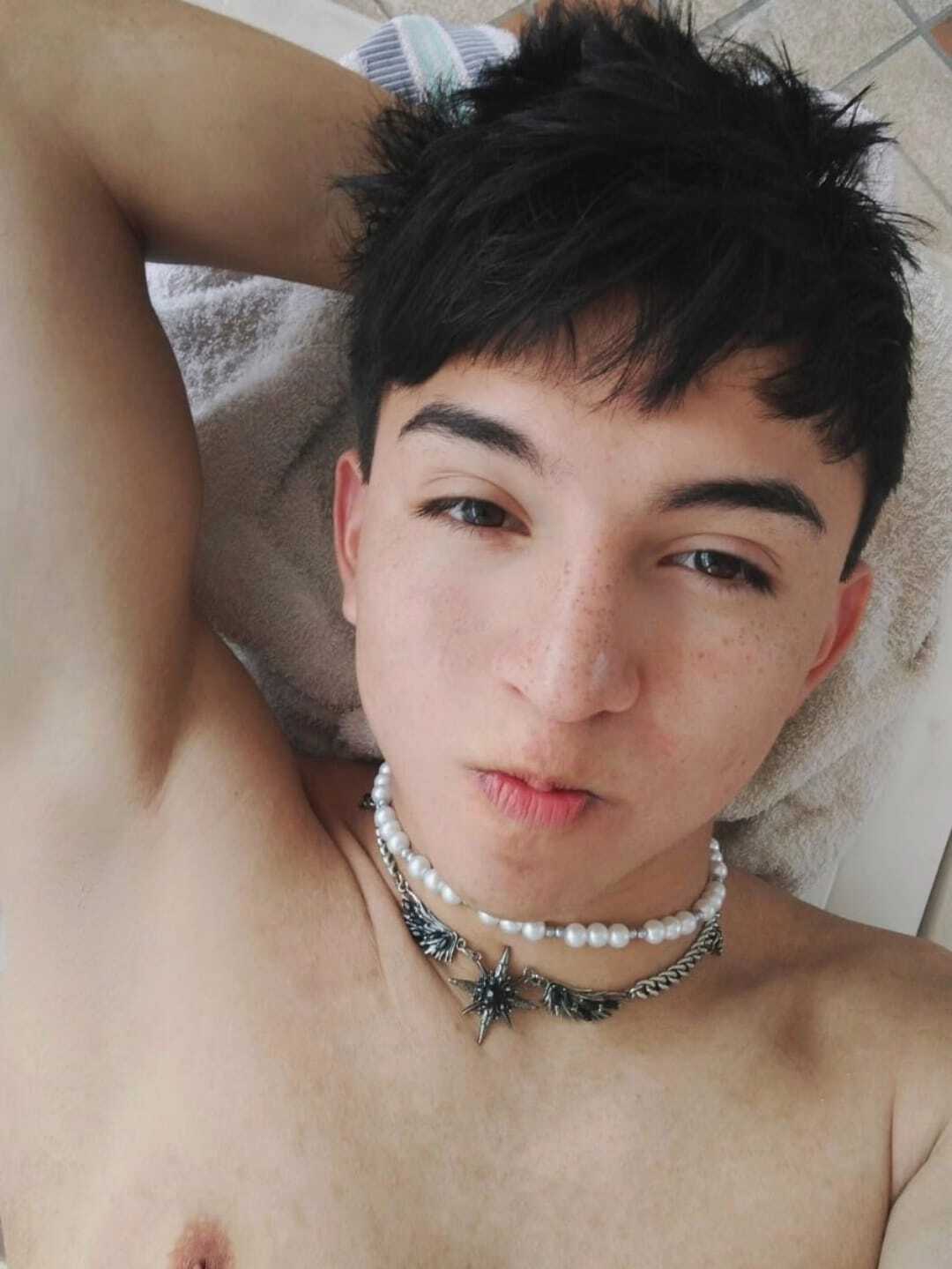 Artist Joji_Spencer Foto 6