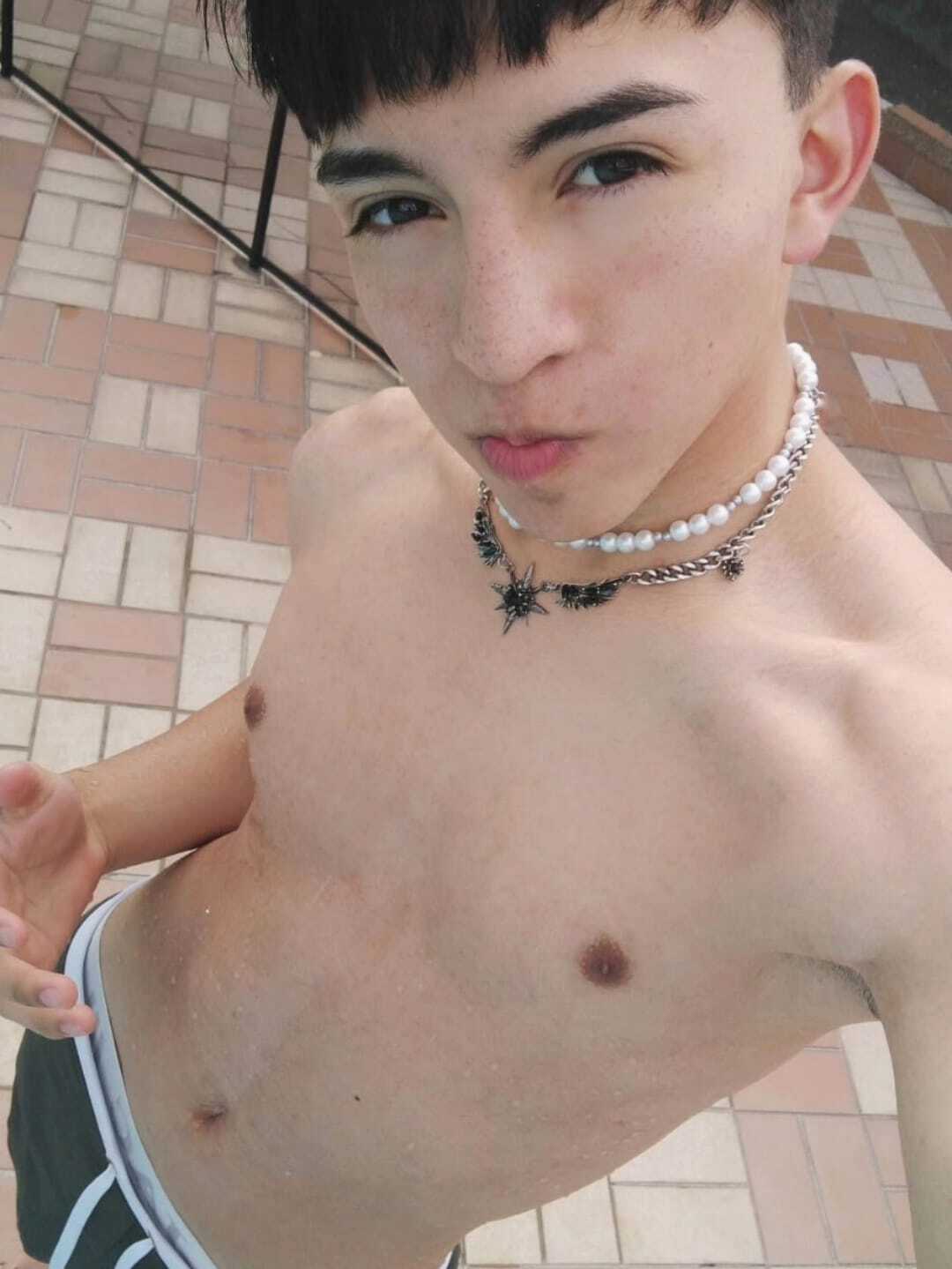 Artist Joji_Spencer Foto 4