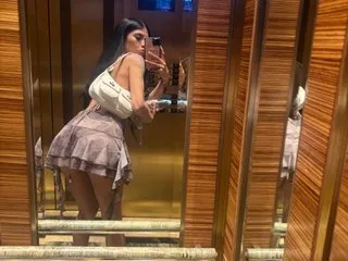 AsiiaAlli profilbild på webbkameramodell