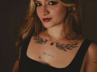 LucieMontez_mml immagine del profilo del modello di cam