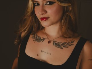 LucieMontez_mml profilbild på webbkameramodell