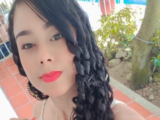 taly_foster profilbild på webbkameramodell