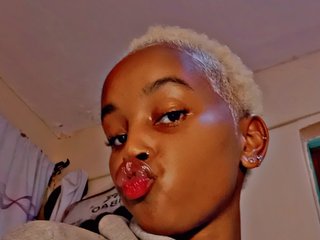 lusciouswonderland cam model profile picture