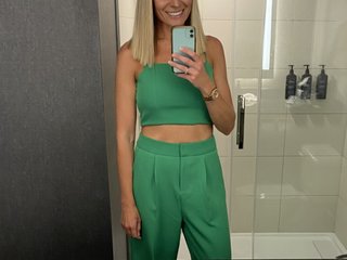 RebeccaXoXo live cam