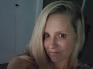 Image de profil du modèle de webcam MayTaylorAnne