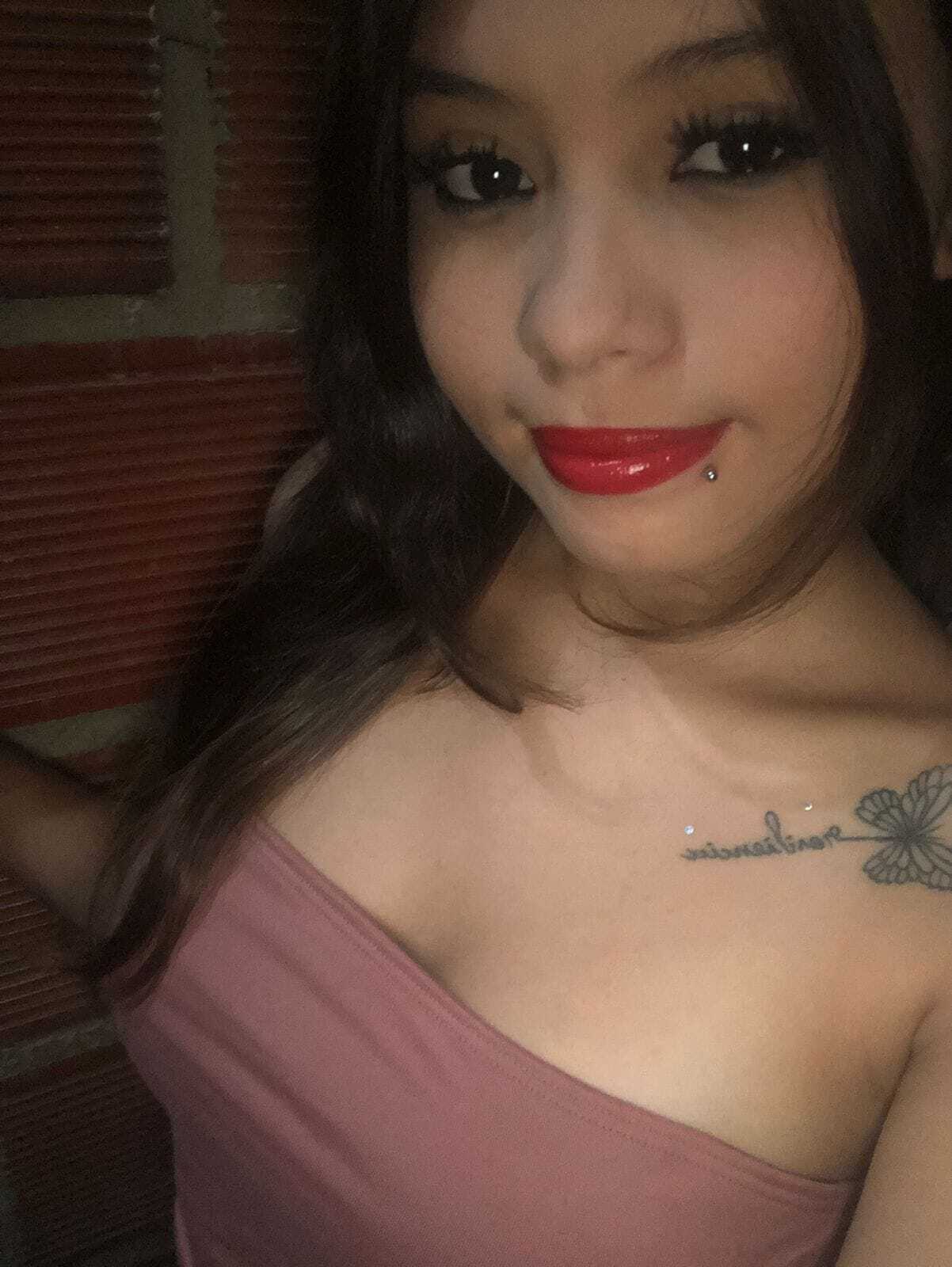 Performer KarolinaaHell90 Photo 4