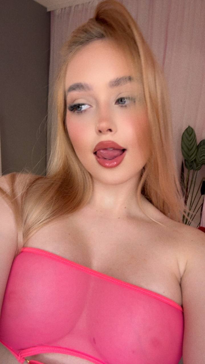 Performer ElyssawetXX Photo 5