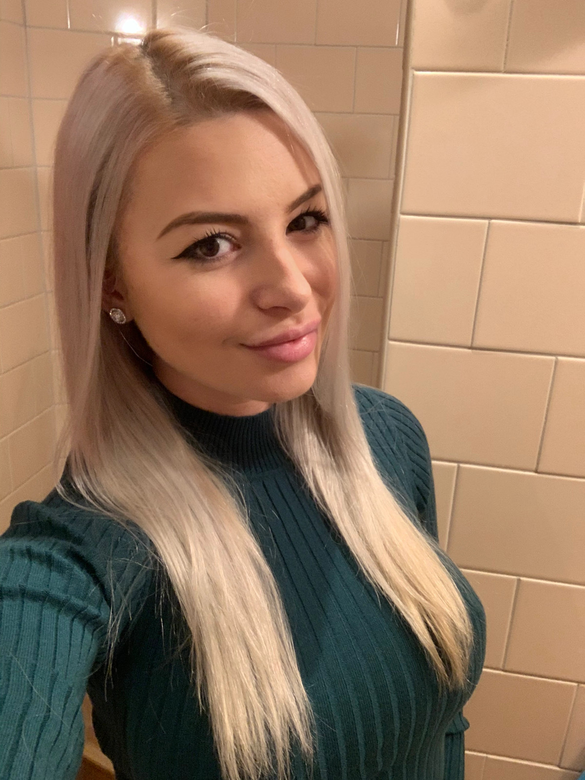 Performer EVYIEEx Photo 9