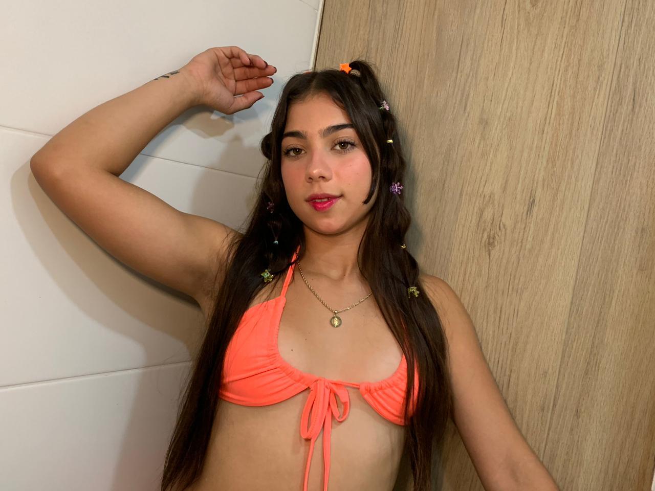 Artist Naommycambell Foto 11