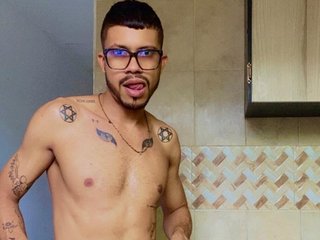 Imagen de perfil de modelo de cámara web de ADRIBROWNS