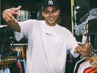 LeoAlexanderLm profilbild på webbkameramodell