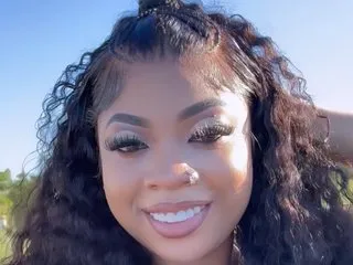 YummmyDeliciouss profilbild på webbkameramodell