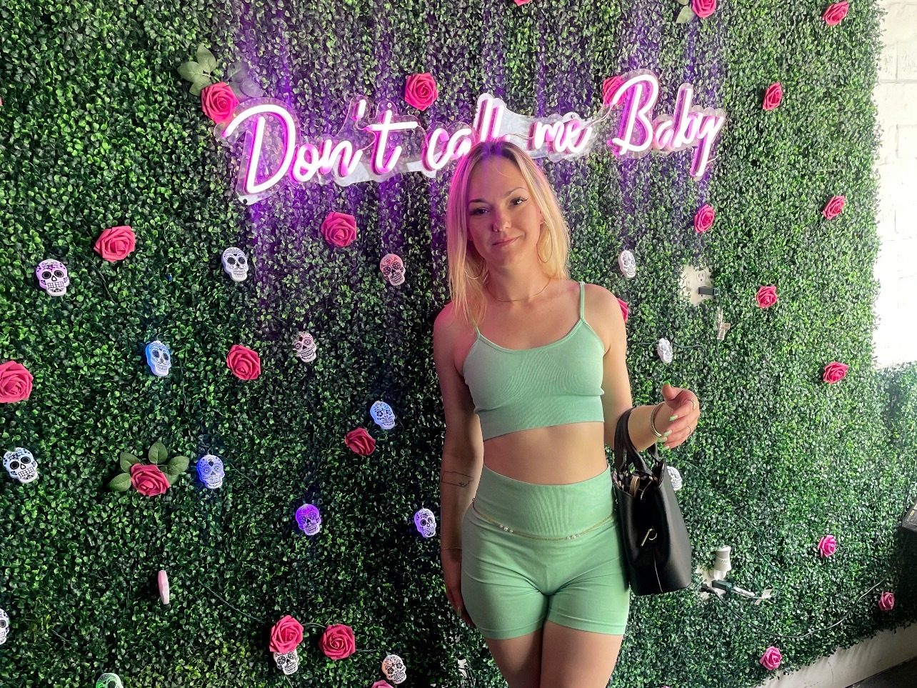 Performer AngelaX25 Photo 4