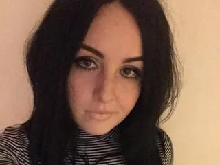 The_Curvy_Raven cam model profile picture