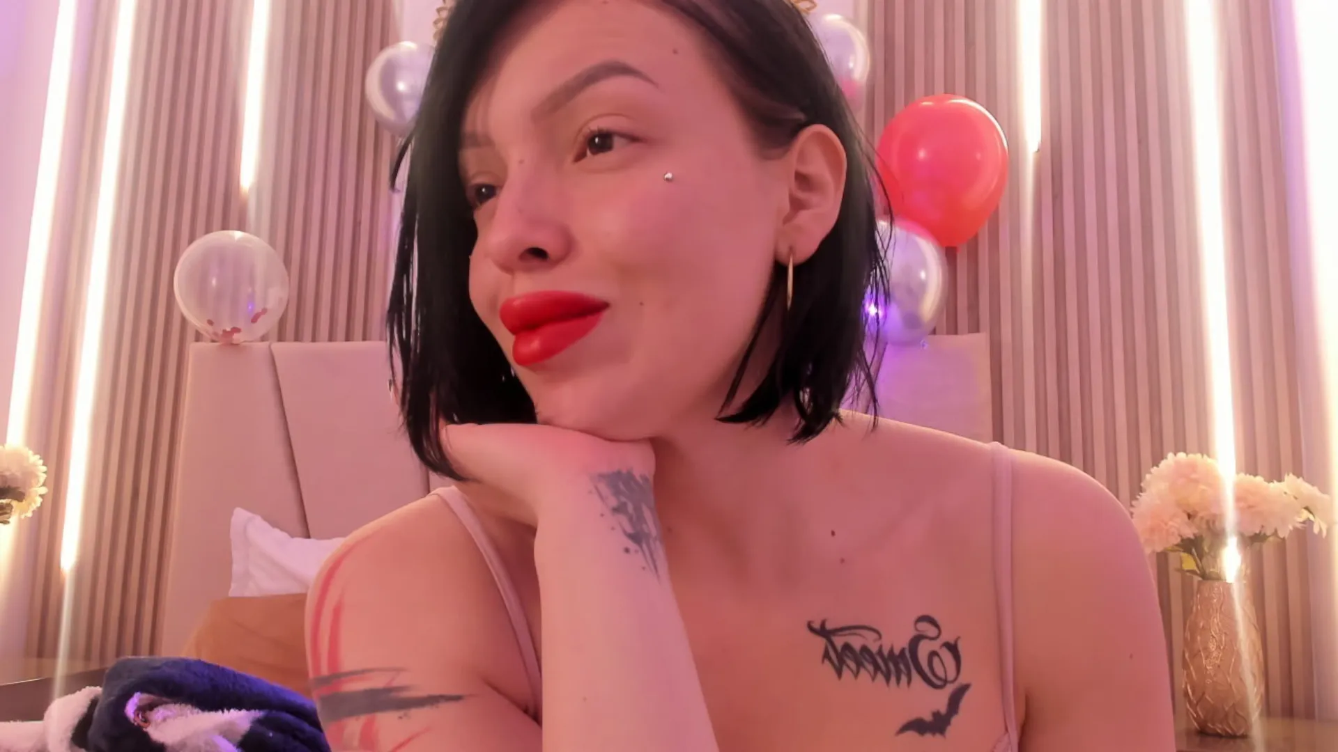 Performer Vero_hands Photo 4